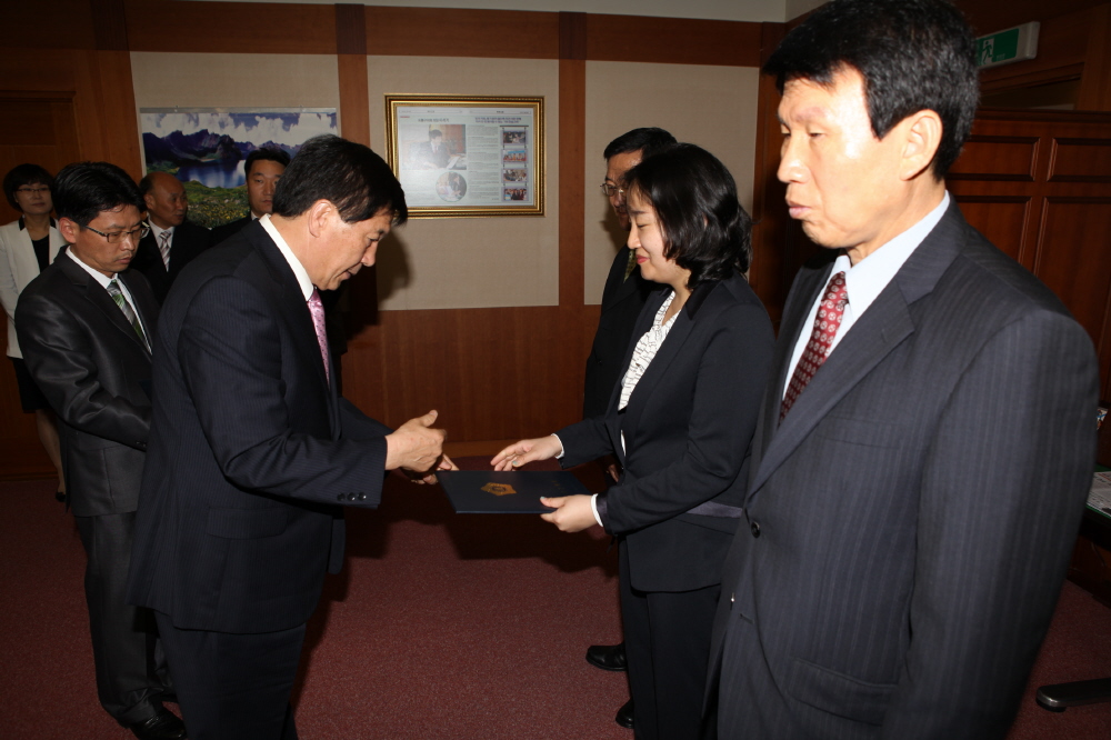 도봉구의회, 결산검사위원 위촉장 수여(시정신문 2012. 5. 2자, 시대일보, 시민일보, 전국매일, 강북신문, 동북신문) - 2