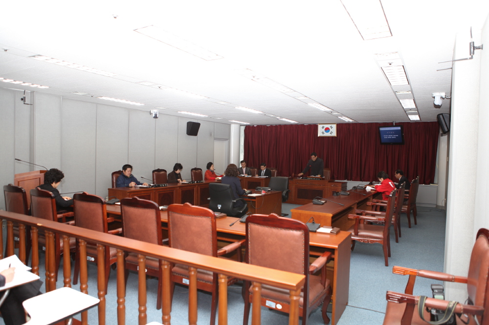 제215회 도봉구의회 임시회 폐회중 운영위원회 - 1