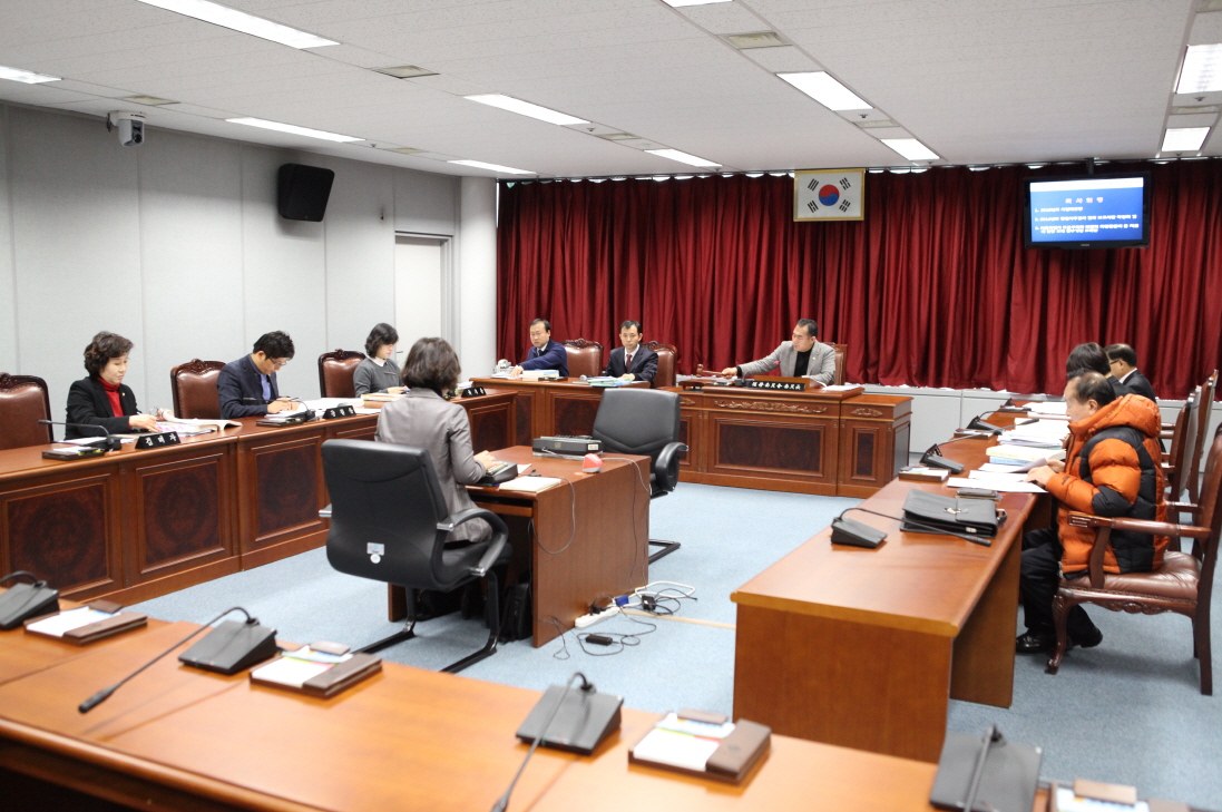 제242회 도봉구의회 정례회중 운영위원회 - 3