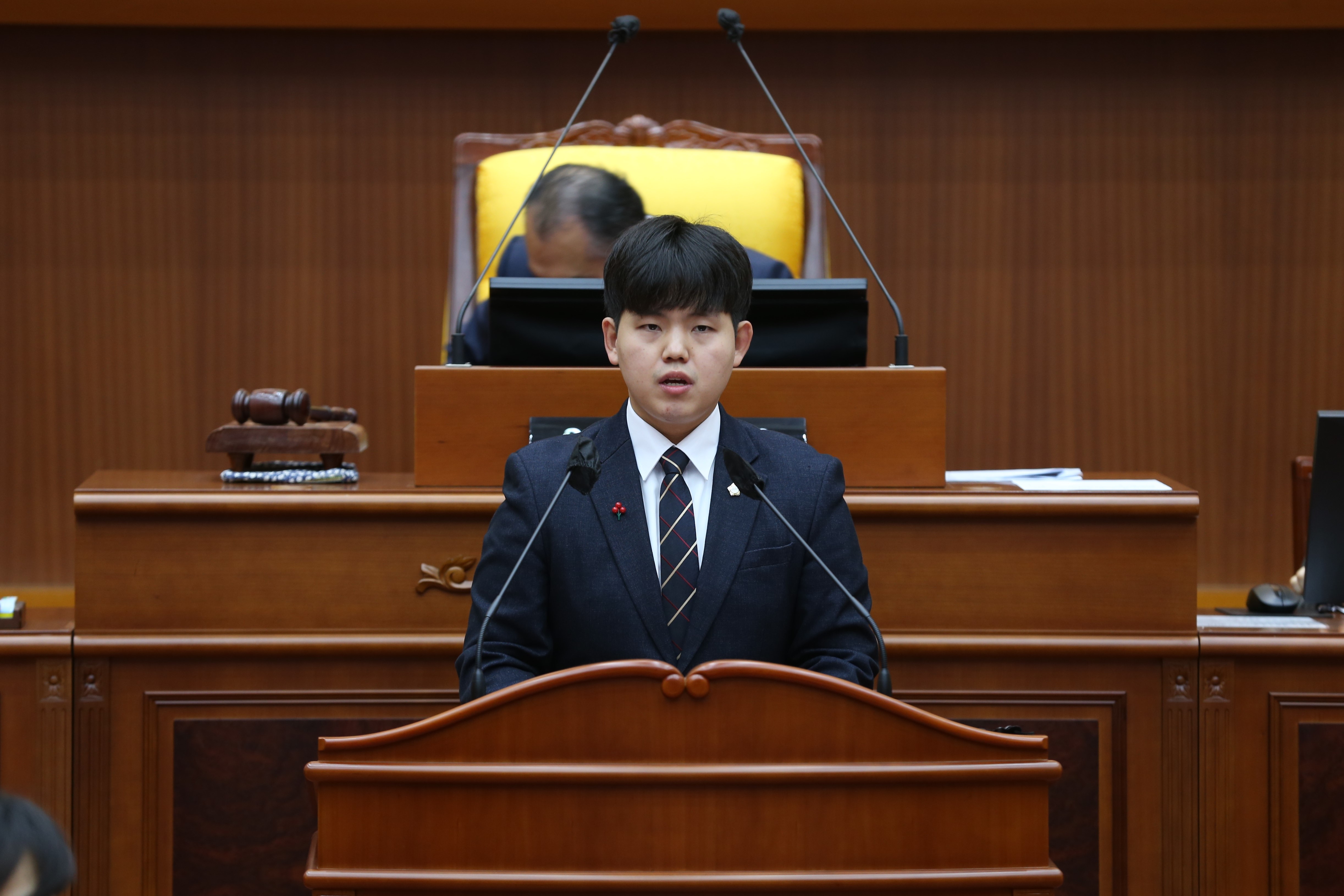 [제322회 제2차 정례회] 제2차 본회의 개회 - 9
