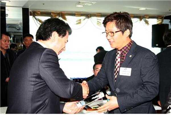 도봉구의회 강철웅 의원 2015년 의정대상 수상(전국매일신문